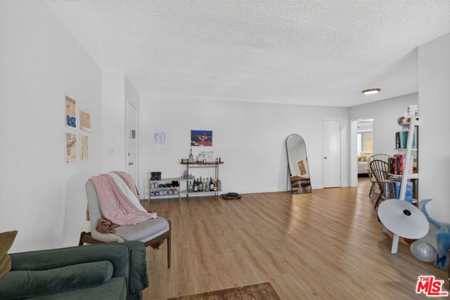 1432 N Fairfax Avenue, Los Angeles, CA 90046