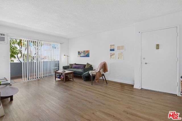 1432 N Fairfax Avenue, Los Angeles, CA 90046