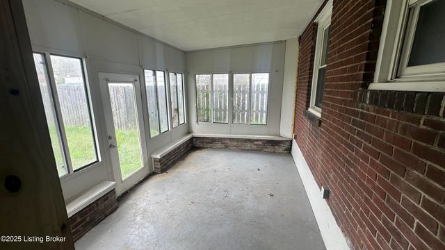2110 Burwell Ave, Louisville, KY 40210