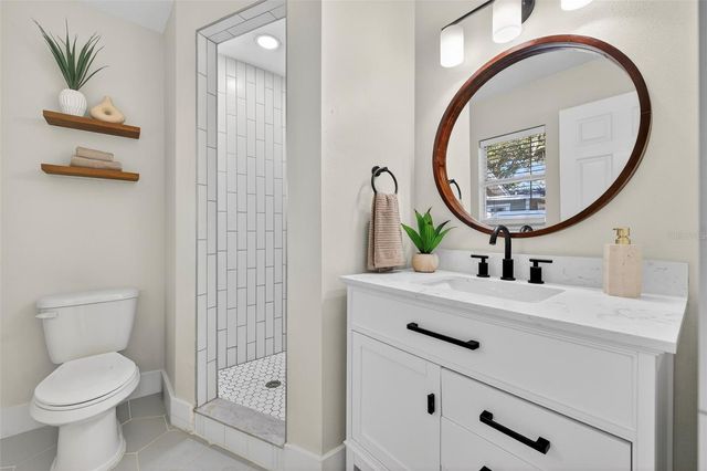 1909 E HENRY AVENUE, Tampa, FL 33610