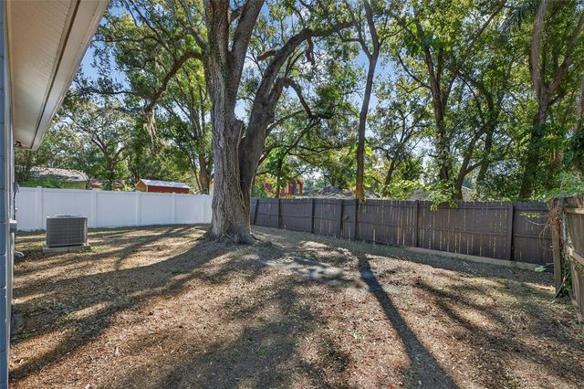 1909 E HENRY AVENUE, Tampa, FL 33610