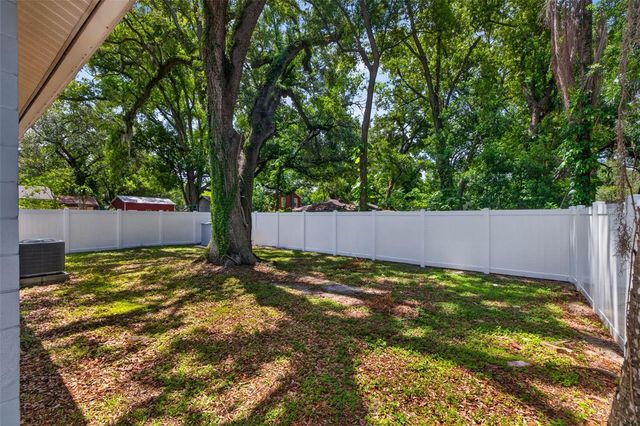 1909 E HENRY AVENUE, Tampa, FL 33610