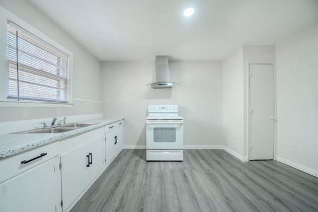 1109 Morgan St, Longview, TX 75602