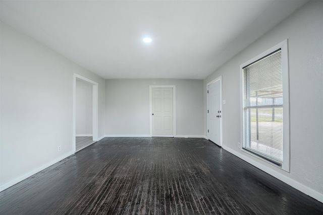 1109 Morgan St, Longview, TX 75602