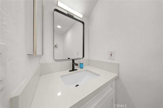2729 Central Avenue H, El Monte, CA 91733