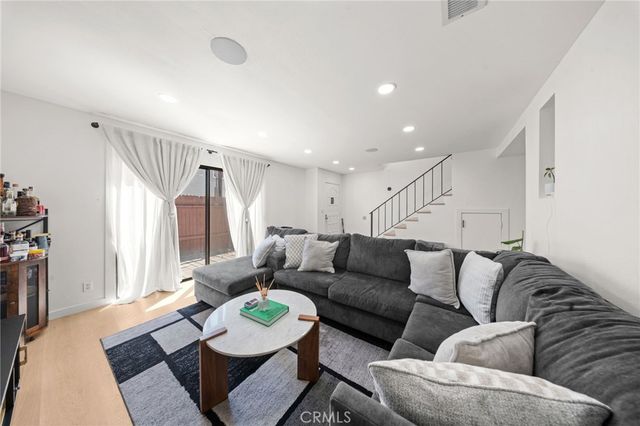 2729 Central Avenue H, El Monte, CA 91733