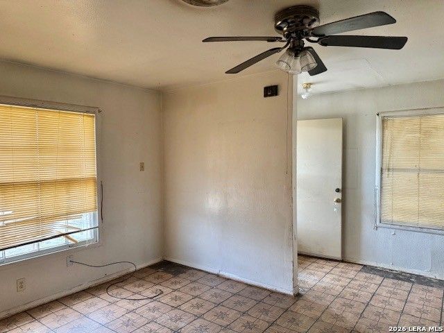 1013 E Huntington St, Beeville, TX 78102