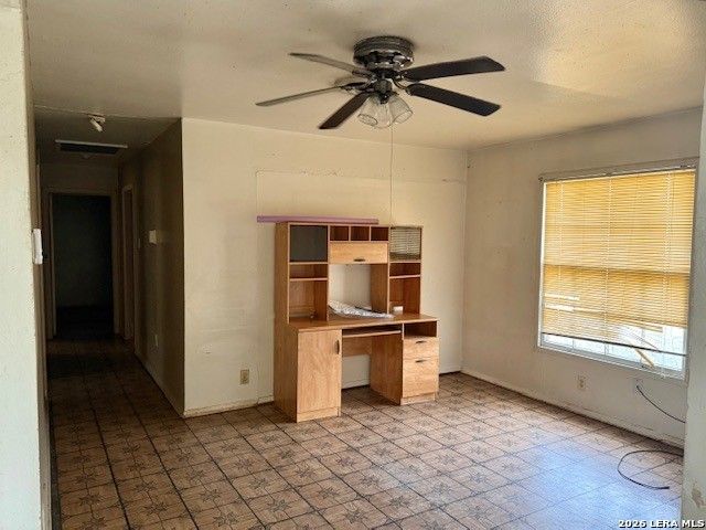 1013 E Huntington St, Beeville, TX 78102