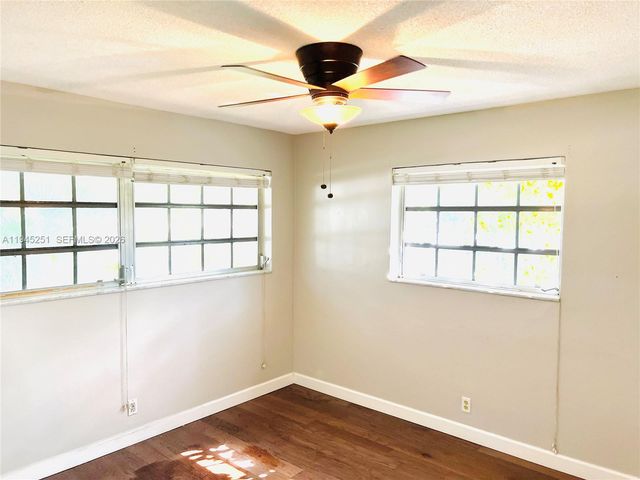 7470 NW 10th Ct, Plantation, FL 33313