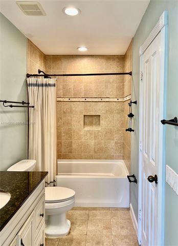 7470 NW 10th Ct, Plantation, FL 33313