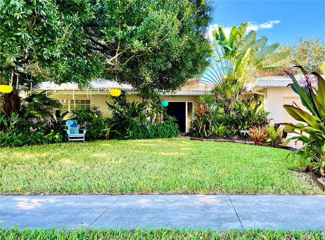 7470 NW 10th Ct, Plantation, FL 33313