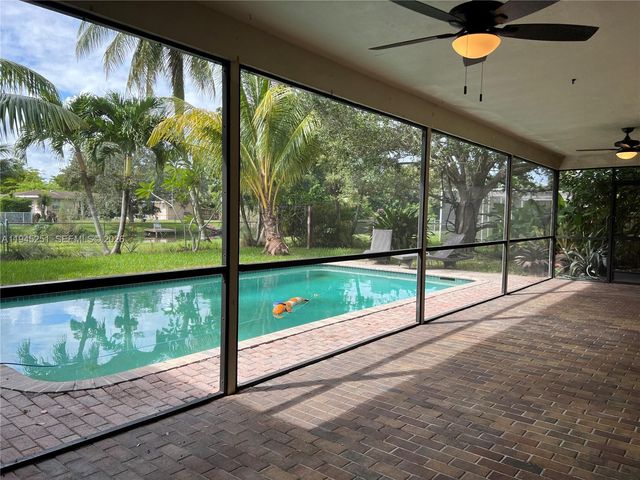 7470 NW 10th Ct, Plantation, FL 33313