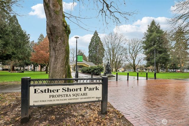 701 Columbia Street #607, Vancouver, WA 98660