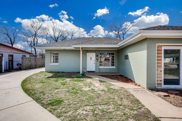 1921 S Fern St, Wichita, KS 67213