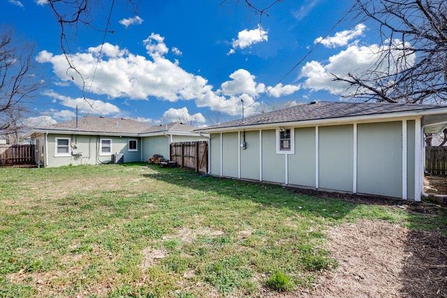 1921 S Fern St, Wichita, KS 67213