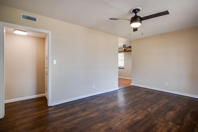 1921 S Fern St, Wichita, KS 67213