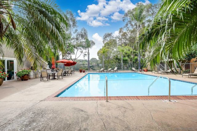 8430 Via Mallorca 108, La Jolla, CA 92037