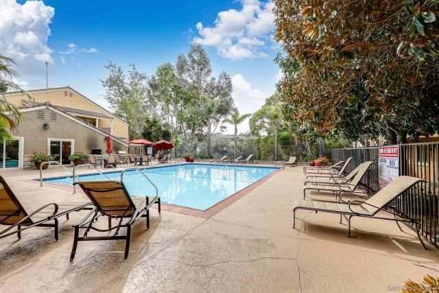 8430 Via Mallorca 108, La Jolla, CA 92037