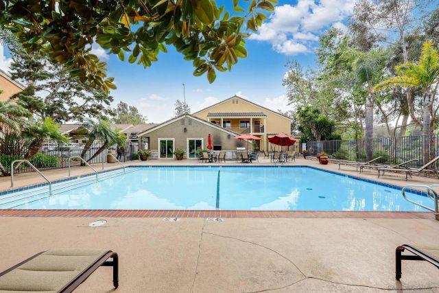 8430 Via Mallorca 108, La Jolla, CA 92037