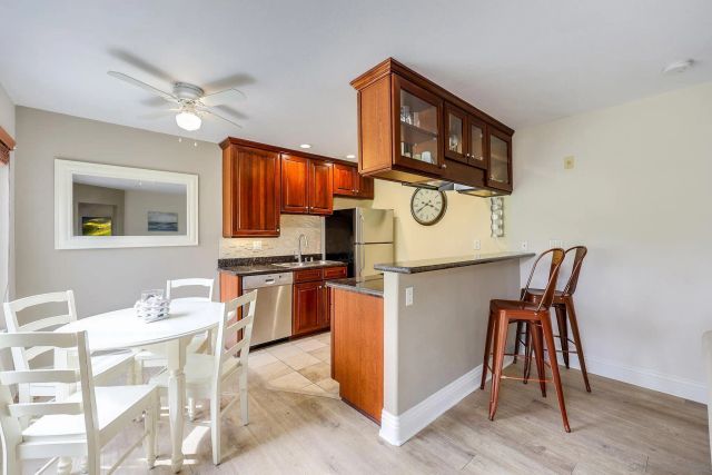 8430 Via Mallorca 108, La Jolla, CA 92037