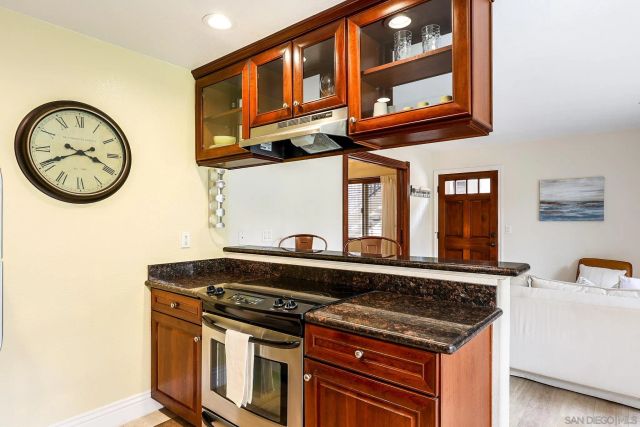 8430 Via Mallorca 108, La Jolla, CA 92037