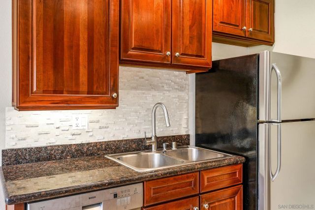 8430 Via Mallorca 108, La Jolla, CA 92037