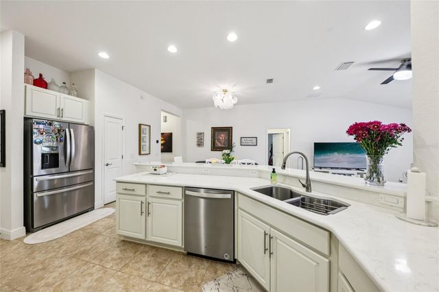 10453 SILVER MAPLE AVENUE, Oxford, FL 34484