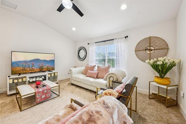 10453 SILVER MAPLE AVENUE, Oxford, FL 34484