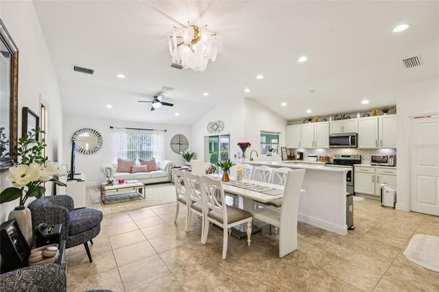 10453 SILVER MAPLE AVENUE, Oxford, FL 34484