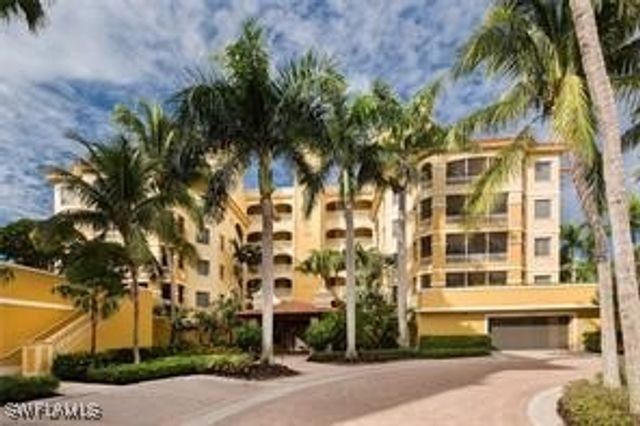 2748 Tiburon BLVD E C-301, Naples, FL 34109