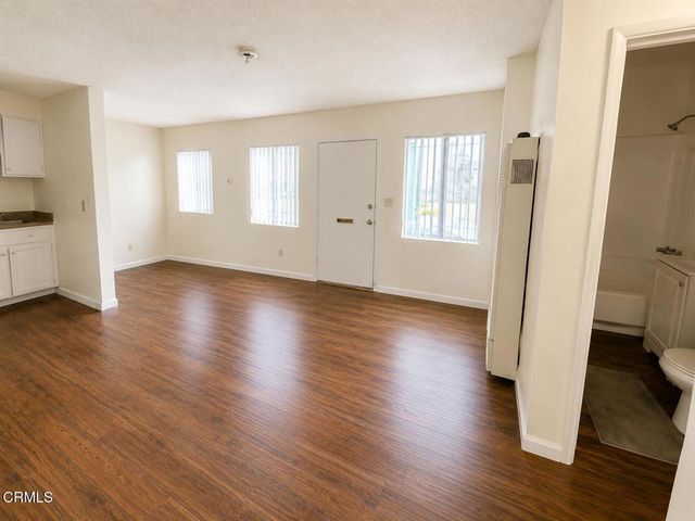 1497 29 W 29th Street W 3, Los Angeles, CA 90007