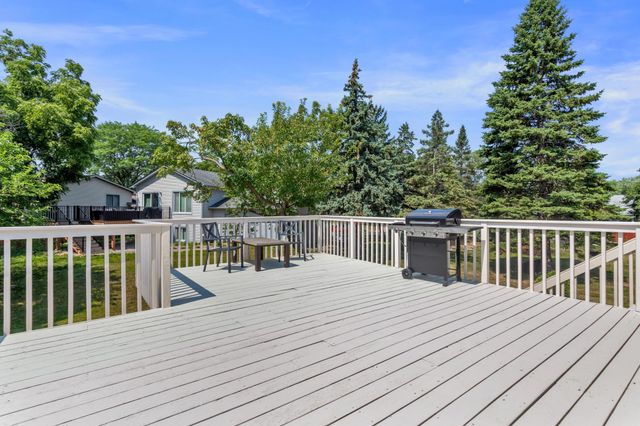 4263 Sun Cliff Road, Eagan, MN 55122