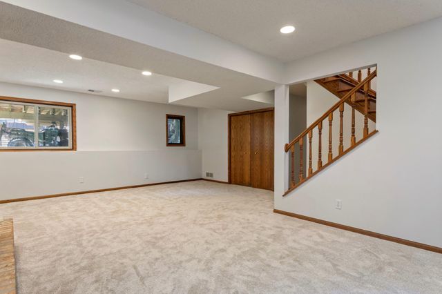 4263 Sun Cliff Road, Eagan, MN 55122