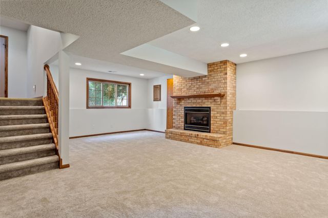 4263 Sun Cliff Road, Eagan, MN 55122