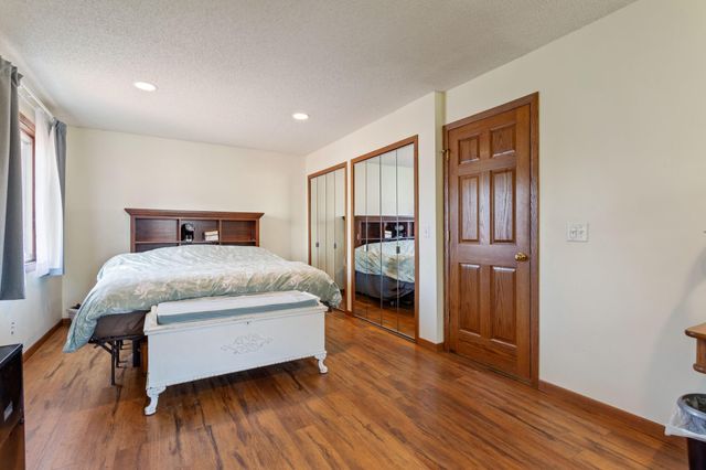 4263 Sun Cliff Road, Eagan, MN 55122