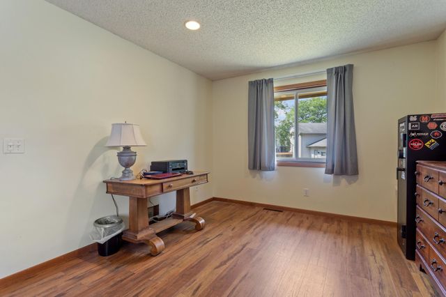 4263 Sun Cliff Road, Eagan, MN 55122