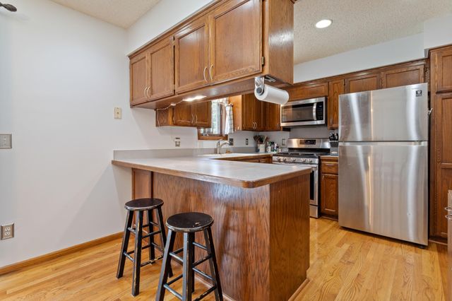 4263 Sun Cliff Road, Eagan, MN 55122