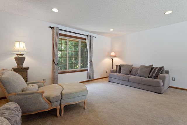 4263 Sun Cliff Road, Eagan, MN 55122
