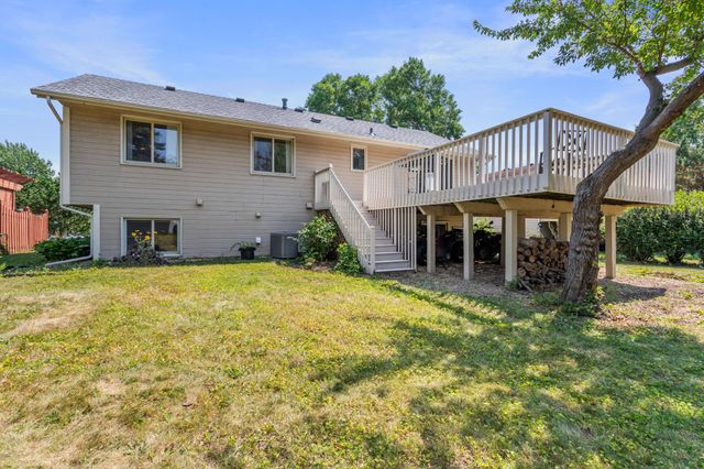 4263 Sun Cliff Road, Eagan, MN 55122