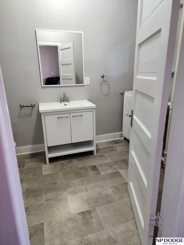 4524 N 21st Street, Omaha, NE 68110