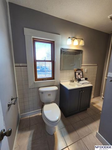 4524 N 21st Street, Omaha, NE 68110