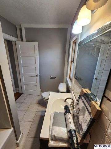 4524 N 21st Street, Omaha, NE 68110