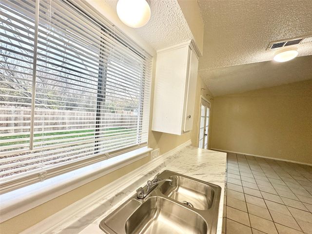 7221 Ellington CIR, Austin, TX 78724