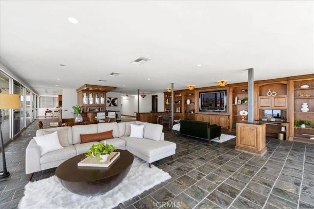 5400 E The Toledo 701, Long Beach, CA 90803