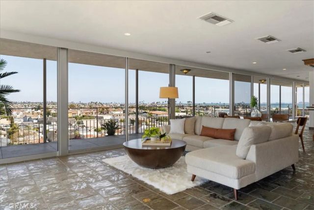 5400 E The Toledo 701, Long Beach, CA 90803