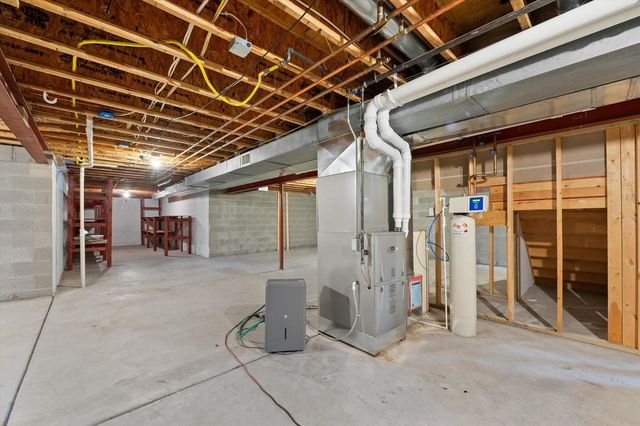 4385 S Sommerset DRIVE, New Berlin, WI 53151