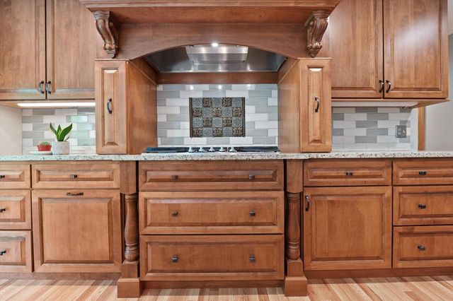 4385 S Sommerset DRIVE, New Berlin, WI 53151