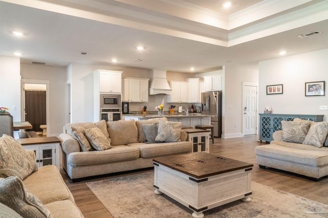 6242 Jenks Dr, Gulf Breeze, FL 32563