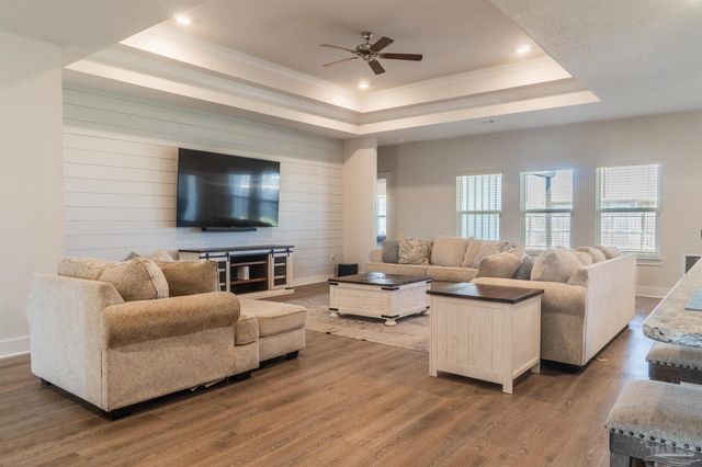 6242 Jenks Dr, Gulf Breeze, FL 32563