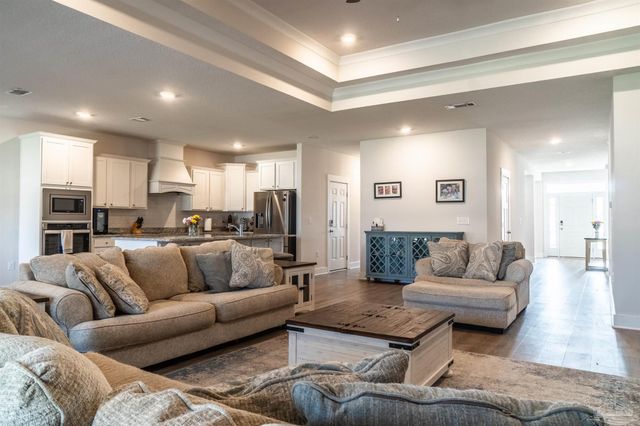 6242 Jenks Dr, Gulf Breeze, FL 32563